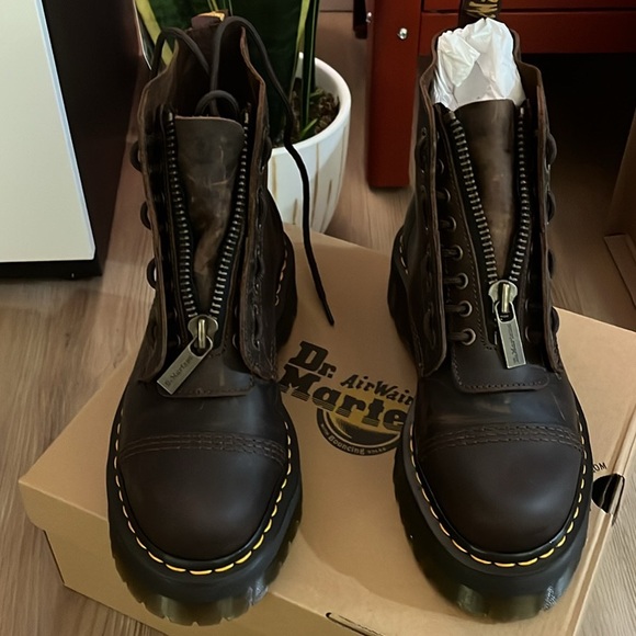 Dr. Martens Shoes - Dr. Martens - Sinclair Crazy Horse Leather Platform Boots